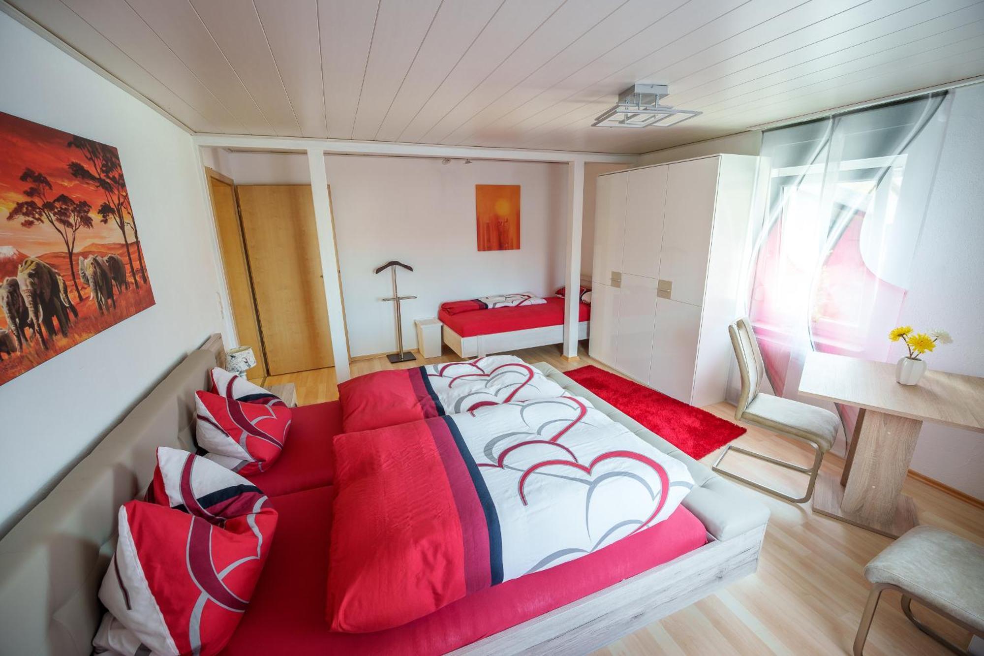 Wilhelm Appartements 100Qm Im Zentrum Brackenheim Naehe Tripsdrill Ngoại thất bức ảnh